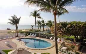 BREEZY BEACHFRONT PENTHOUSE WithPRIVATE BALCONY condo